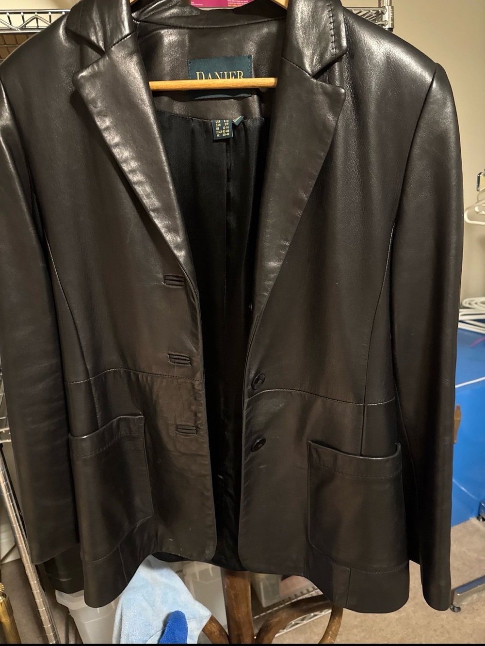 Danier woman’s  Leather Blazer Jacket vintage